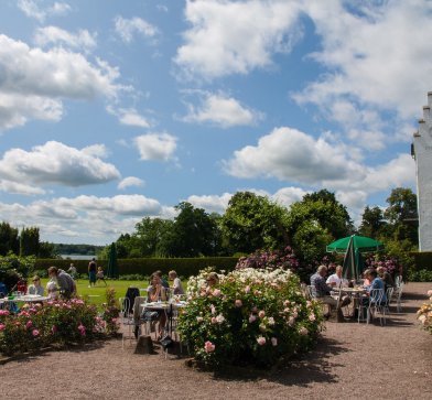 Genießen im ganz besonderen Ambiente: Das Restaurant des Bosjöklosters setzt vor allem auf lokale Produkte.
